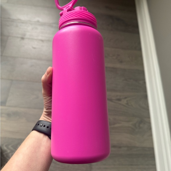 Lululemon Back to Life Sport Bottle 32 oz in Pink - Picture 4 of 7